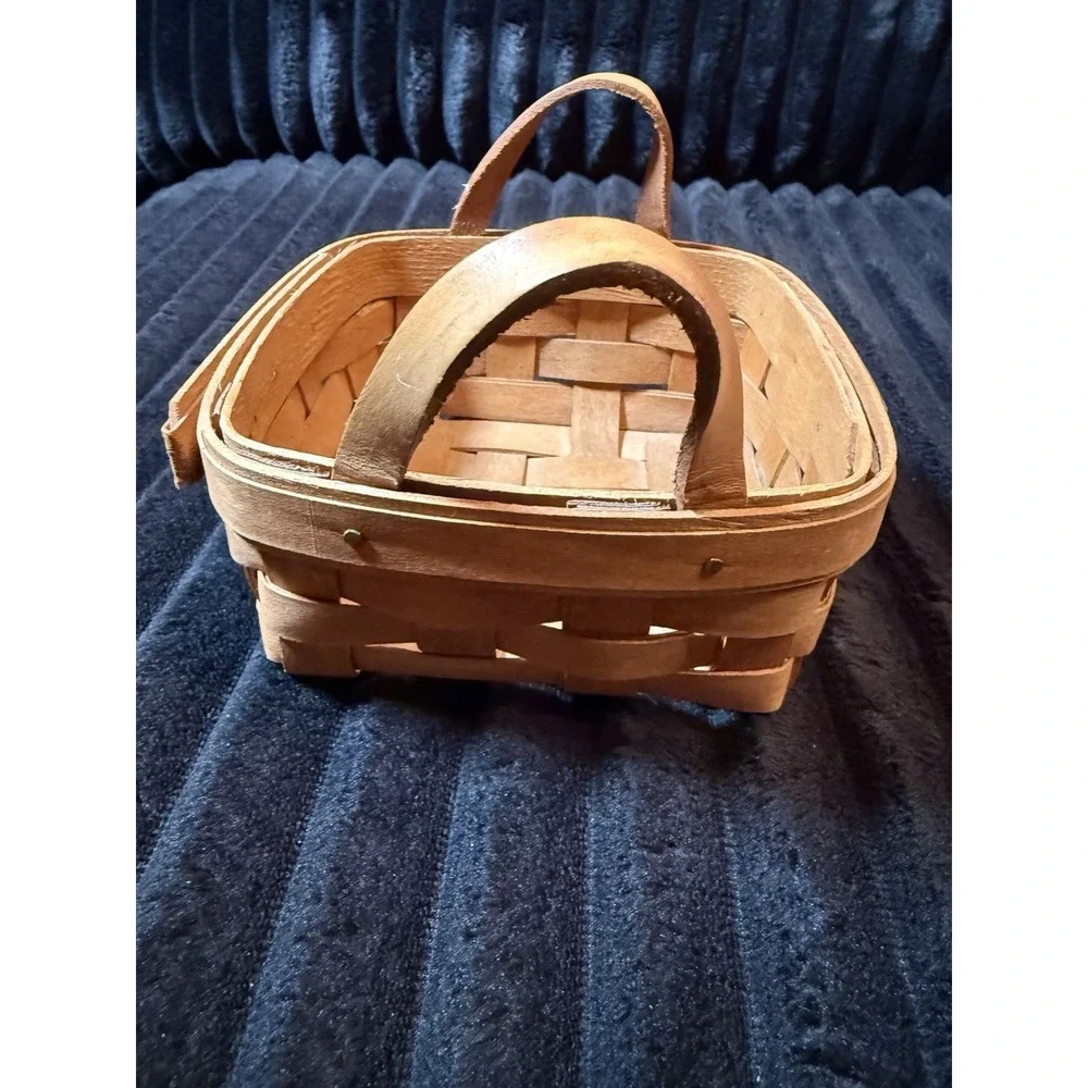 Longaberger 1989 Friendship Basket (w/ 2 leather ears)